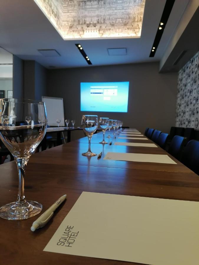 Square Hotel Кортрейк Екстериор снимка