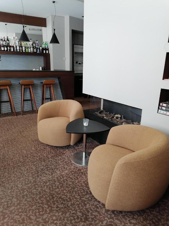 Square Hotel Кортрейк Екстериор снимка
