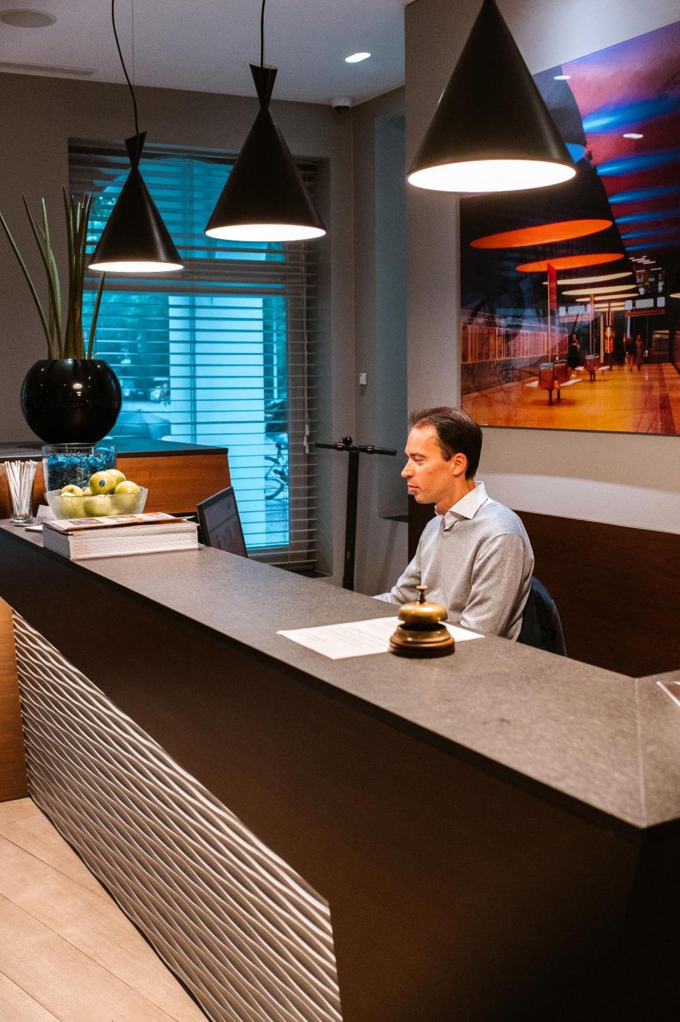 Square Hotel Кортрейк Екстериор снимка
