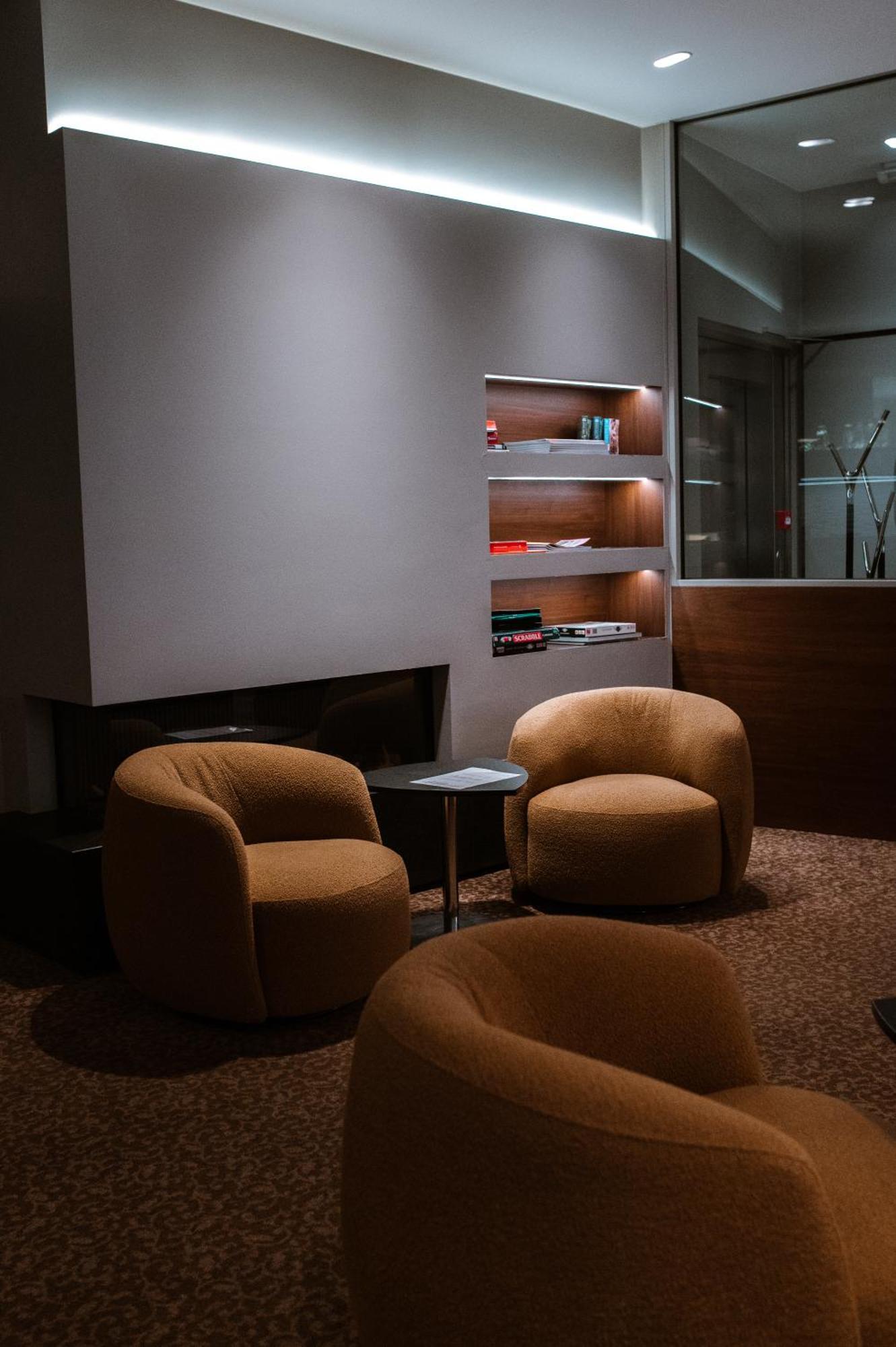 Square Hotel Кортрейк Екстериор снимка