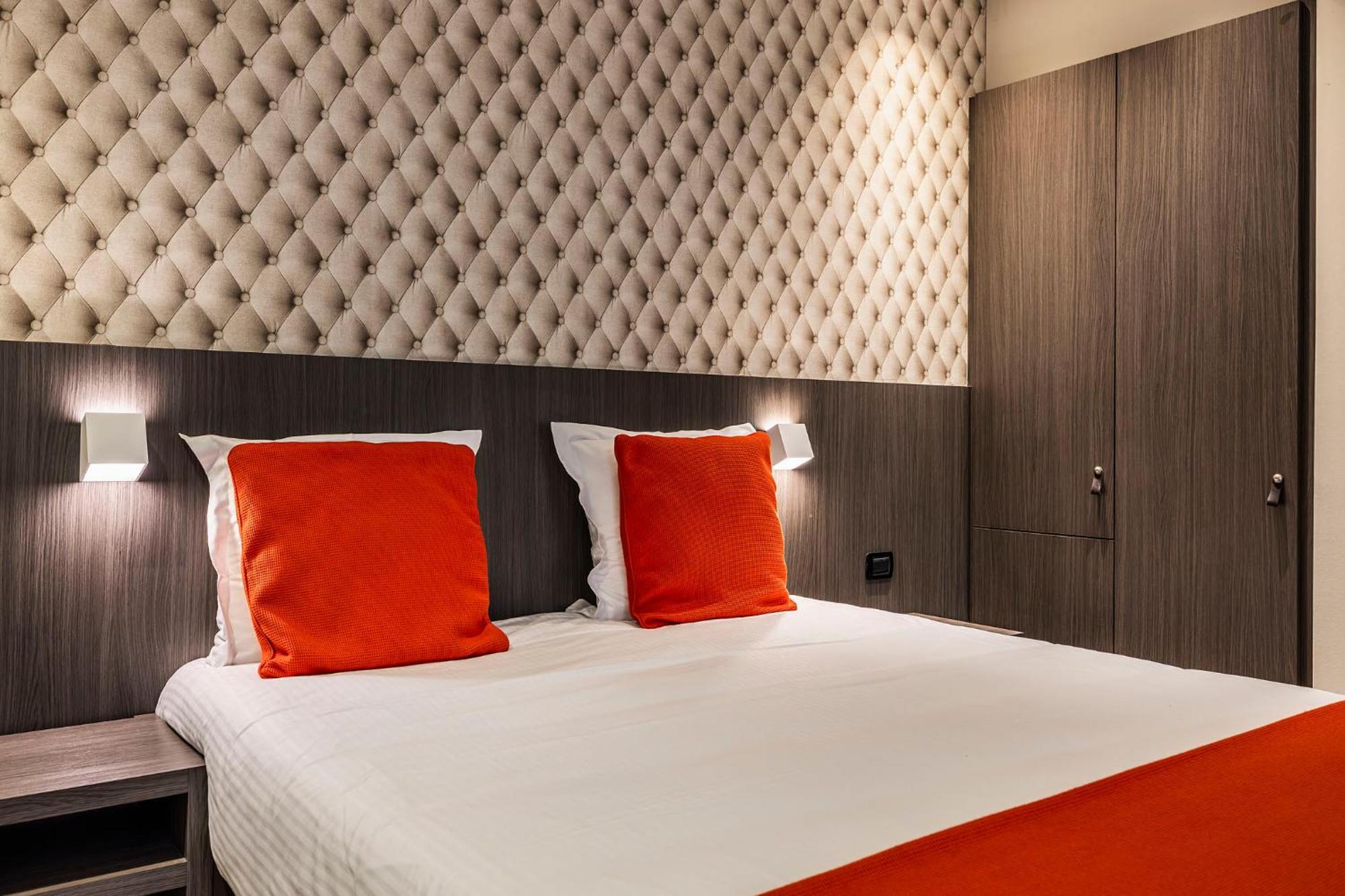Square Hotel Кортрейк Екстериор снимка