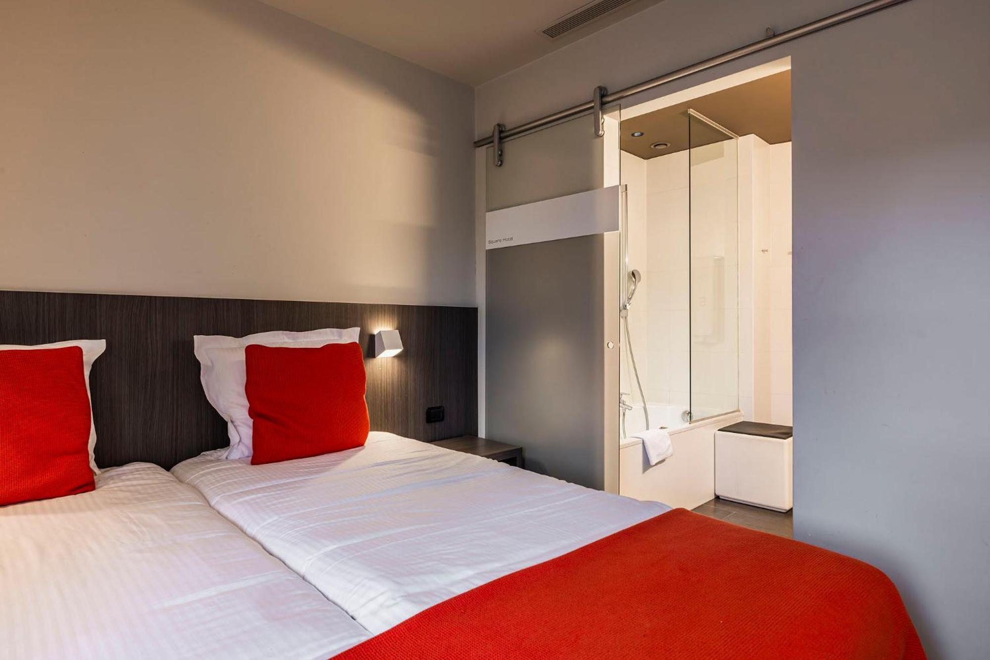 Square Hotel Кортрейк Екстериор снимка