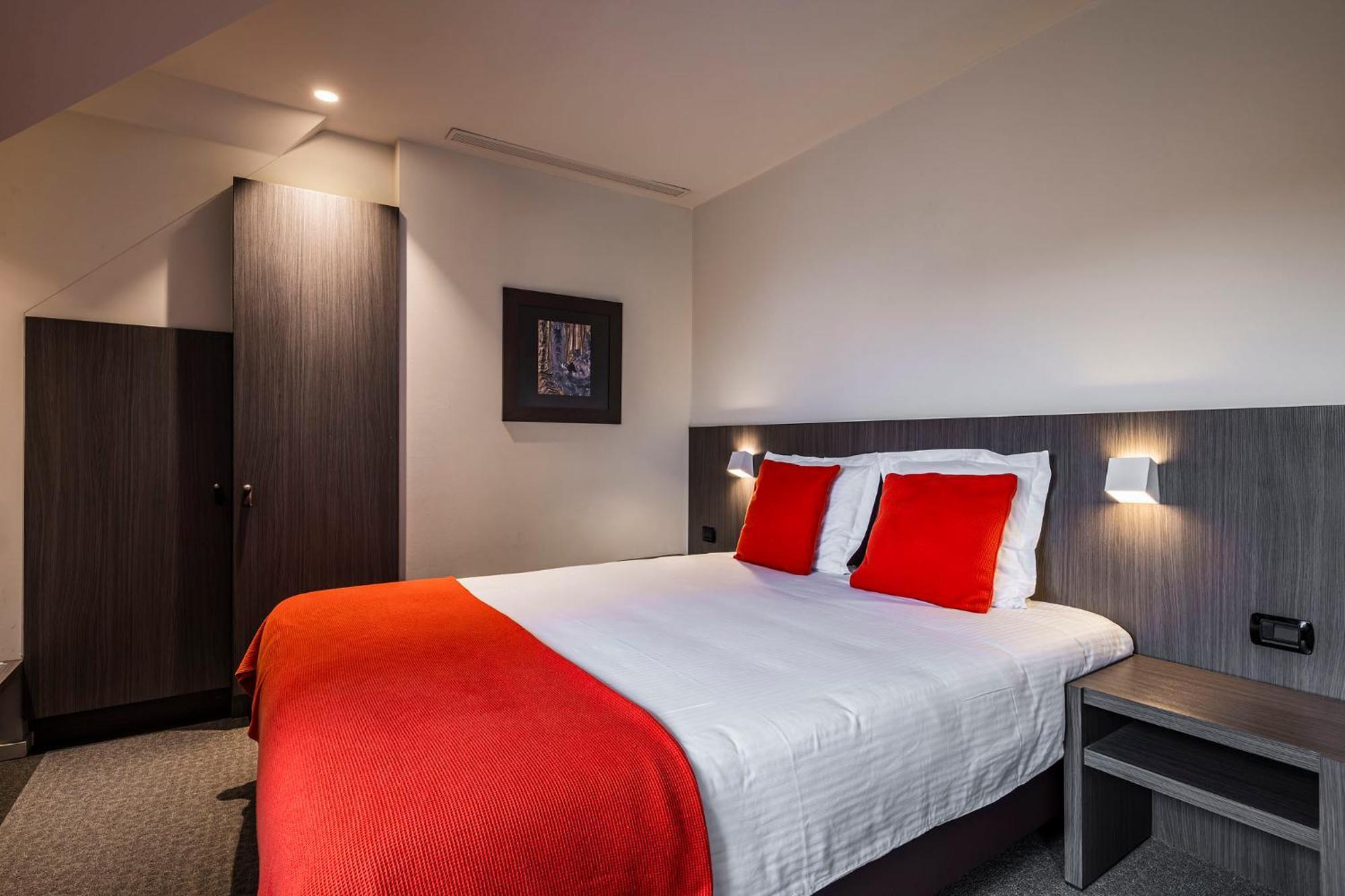 Square Hotel Кортрейк Екстериор снимка