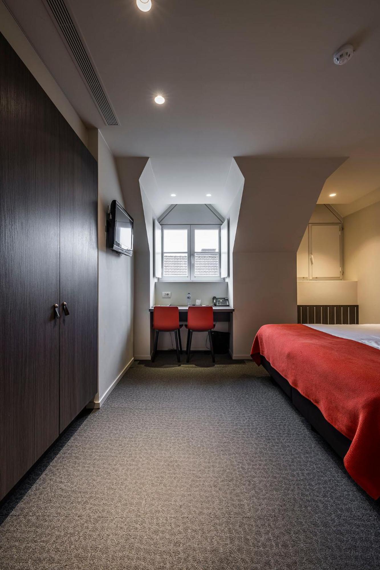 Square Hotel Кортрейк Екстериор снимка