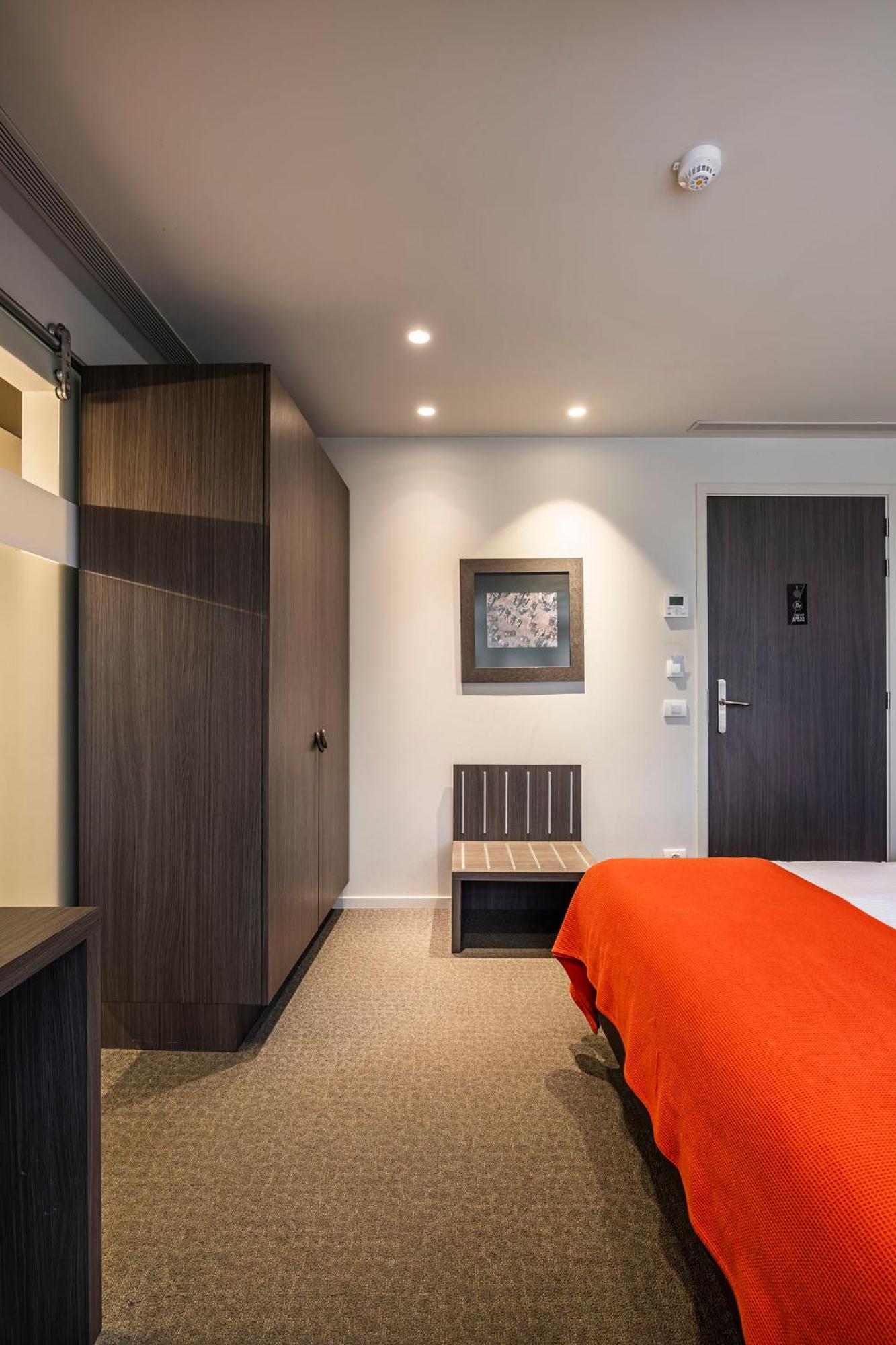 Square Hotel Кортрейк Екстериор снимка