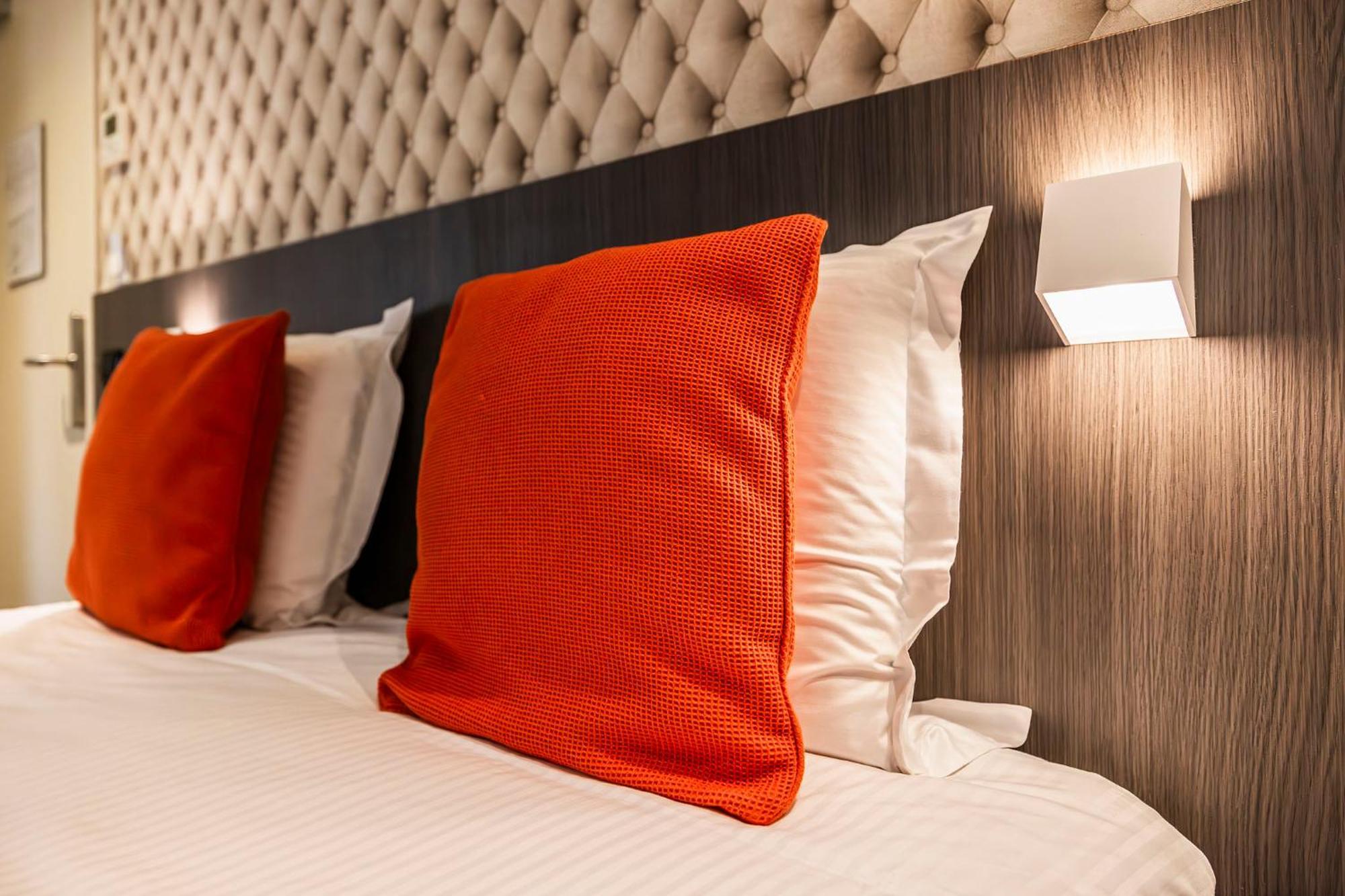 Square Hotel Кортрейк Екстериор снимка