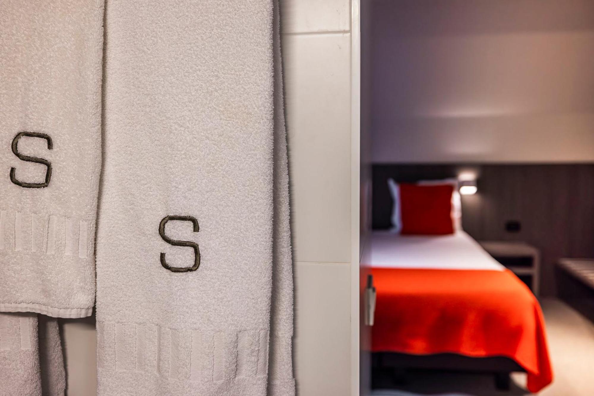 Square Hotel Кортрейк Екстериор снимка