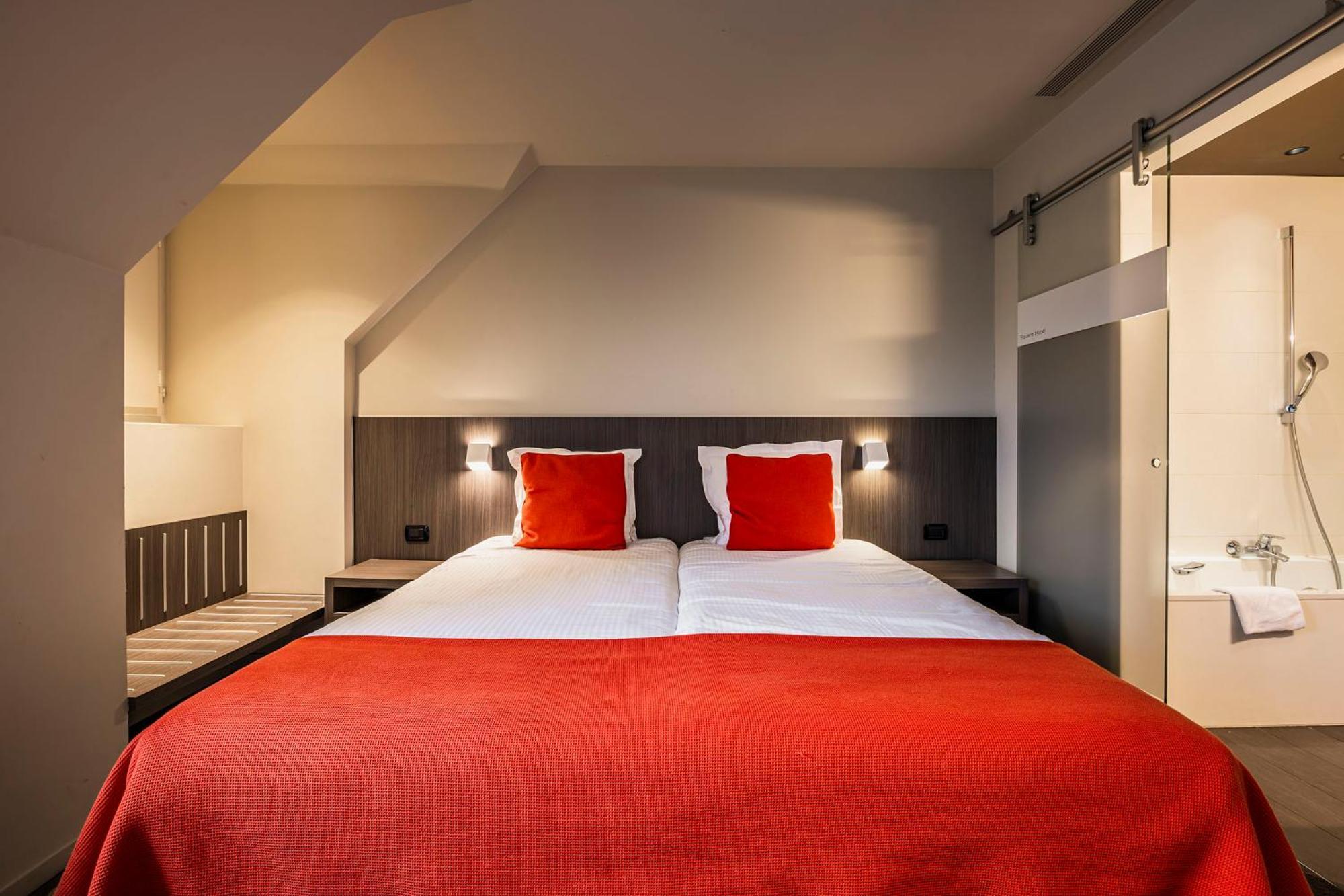 Square Hotel Кортрейк Екстериор снимка