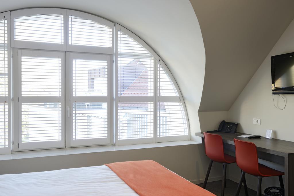 Square Hotel Кортрейк Екстериор снимка