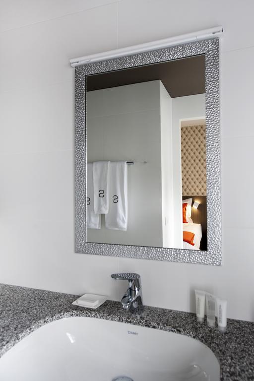 Square Hotel Кортрейк Екстериор снимка