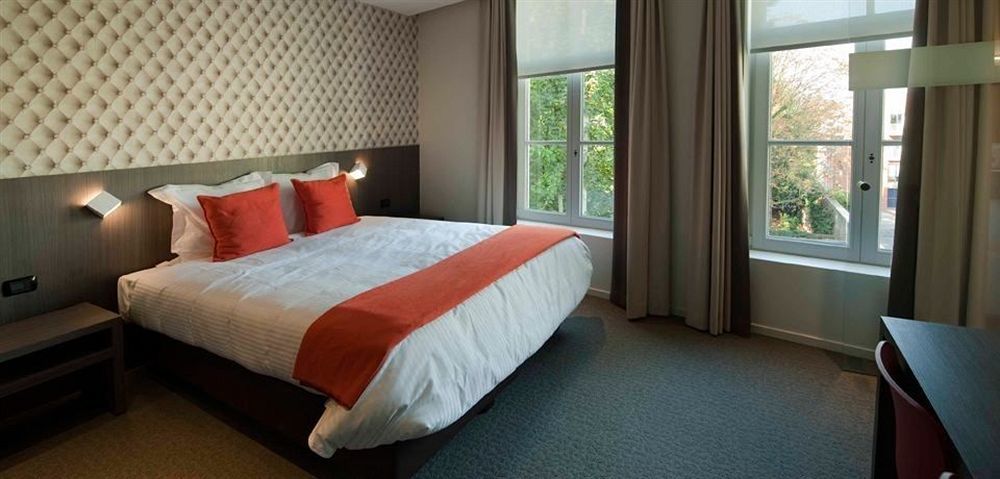 Square Hotel Кортрейк Екстериор снимка