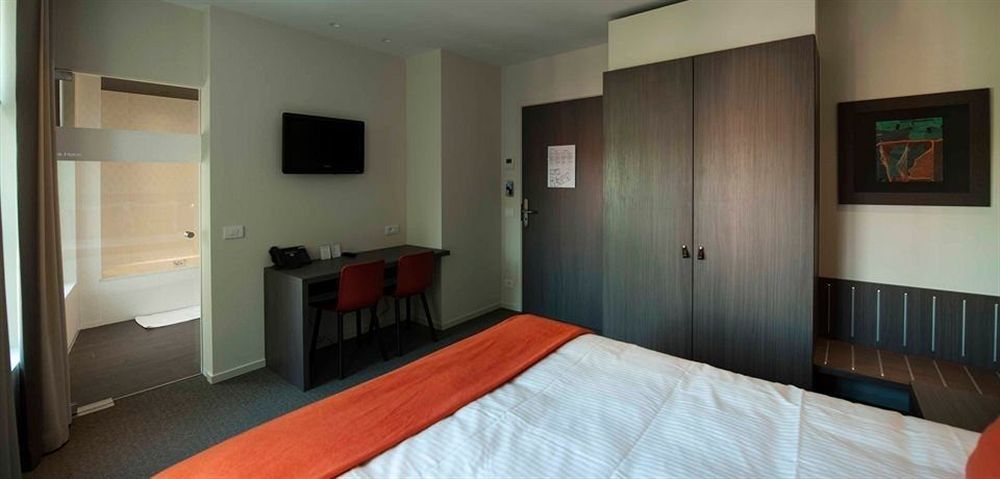 Square Hotel Кортрейк Екстериор снимка