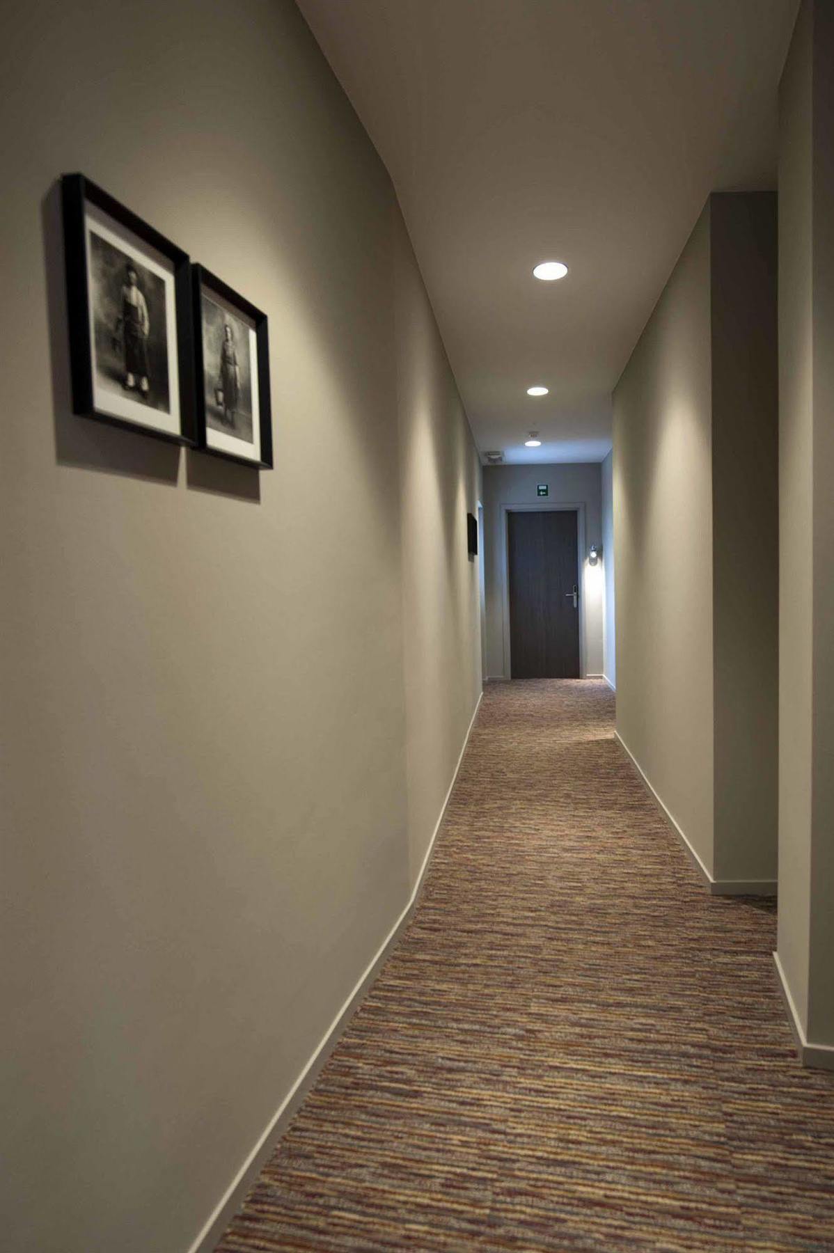Square Hotel Кортрейк Екстериор снимка